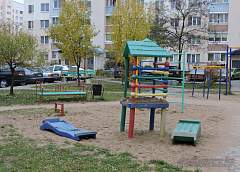 Кому помешали качели?