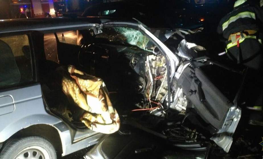 ДТП в Слонимском районе: пассажир оказался зажат в салоне авто ДТП в Слонимском районе: пассажир оказался зажат в салоне авто