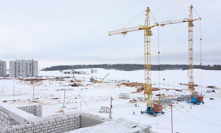 В гродненском микрорайоне Грандичи-3 строят новую школу с бассейном