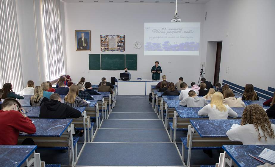 Агульнаўніверсітэцкая Купалаўская дыктоўка адбылася ў ГрДУ імя Янкі Купалы Агульнаўніверсітэцкая Купалаўская дыктоўка адбылася ў ГрДУ імя Янкі Купалы