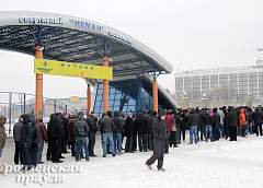 В Гродно первый покупатель билетов на матч «БАТЭ» - «Фенербахче» стал в очередь в 3 часа ночи (ФОТО)