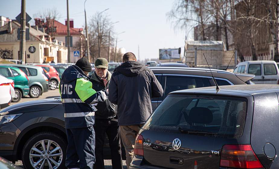 Возле Скидельского рынка в Гродно столкнулись два авто