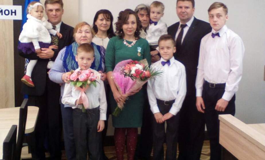 Мама с большой буквы: гродненке вручили орден Матери Мама с большой буквы: гродненке вручили орден Матери
