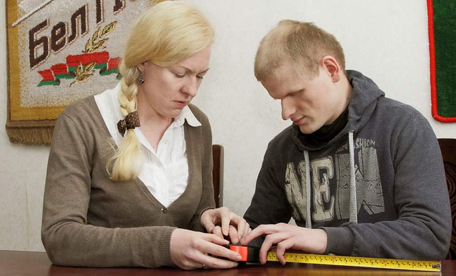 Инвалиды по зрению из Гродно приняли участие в телеигре «Брэйн-ринг»