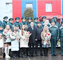 Работникам МЧС Гродненской области вручили ключи от арендных квартир и спецавтомобилей 