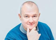 «Голос» Гродно. Руслан Козловский объявляет каждую остановку в общественном транспорте города