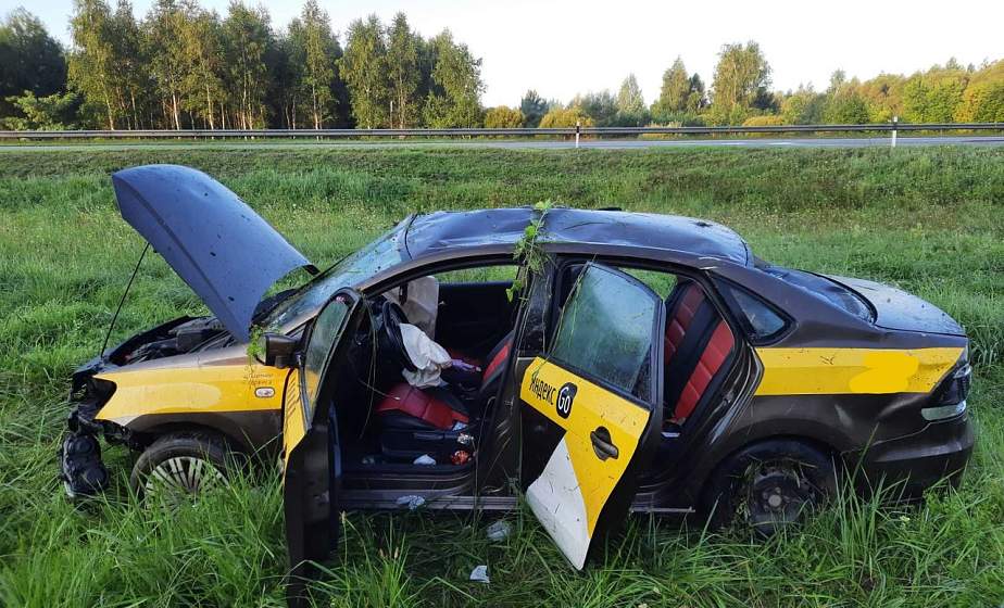 На трассе М6 девушка уснула за рулем и оказалась в больнице На трассе М6 девушка уснула за рулем и оказалась в больнице