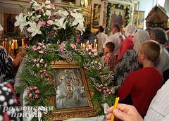 Паломники поклонились чудотворной иконе Божией Матери Раковичской