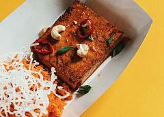 Клубника с говядиной, тако и поке. Что "вкусного" готовит  Vulitsa Ezha в Гродно 