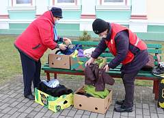 «Посылку добра» дятловчане собрали для беженцев