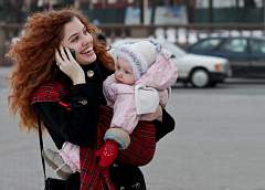 Кем работает, где живет и во сколько лет рожает? Портрет современной белорусской женщины