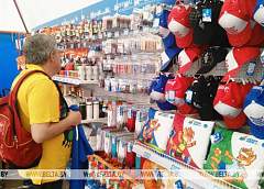 Сувенирная продукция пользуется спросом у болельщиков и участников II Европейских игр