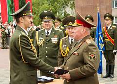 Выпускникам военного факультета ГрГУ вручили дипломы
