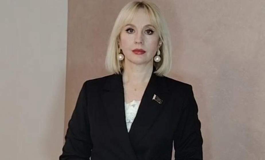 Поздравление Члена Совета Республики Национального собрания Елены Стальбовской с Днем Октябрьской революции