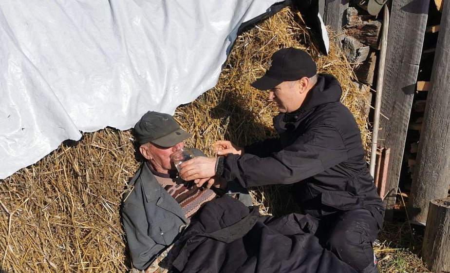 В Свислочи спасатели нашли в лесу заблудившегося грибника В Свислочи спасатели нашли в лесу заблудившегося грибника