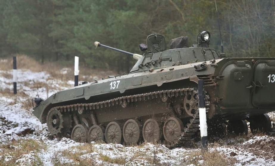 Марш-бросок на БМП и стрельбы. Как проходят военные учения 6-й отдельной гвардейской механизированной бригады под Гродно Марш-бросок на БМП и стрельбы. Как проходят военные учения 6-й отдельной гвардейской механизированной бригады под Гродно