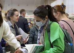 На открывшейся книжной ярмарке в Минске представлено 12 государств