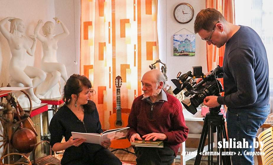 У тэлеаб’ектыве – Уладзімір Церабун. У Смаргоні, на малой радзіме, здымалася праграма да юбілею гродзенскага скульптара У тэлеаб’ектыве – Уладзімір Церабун. У Смаргоні, на малой радзіме, здымалася праграма да юбілею гродзенскага скульптара