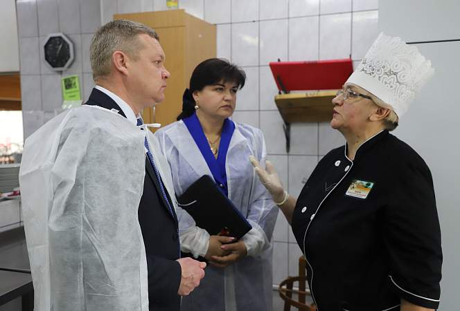 Недовес порций, грязная посуда,  отсутствие маркировки – какие нарушения выявляются в школьных столовых области