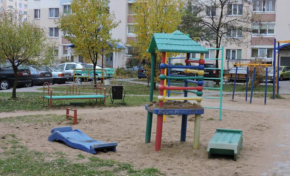 Кому помешали качели? Кому помешали качели?