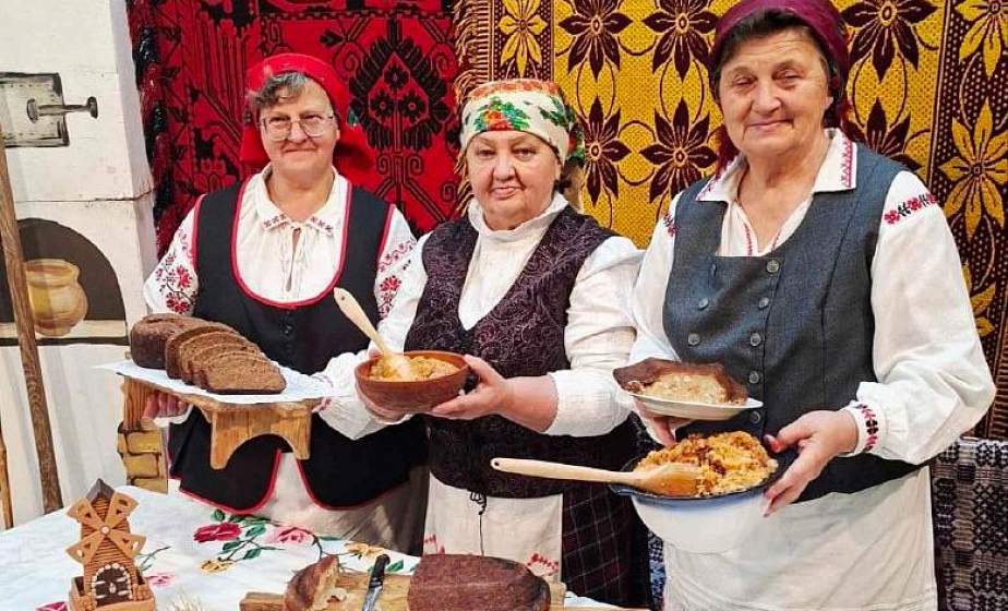 Играет на баяне и занимается вышивкой. 72-летняя Наталья Ковалькова – о своем источнике сил