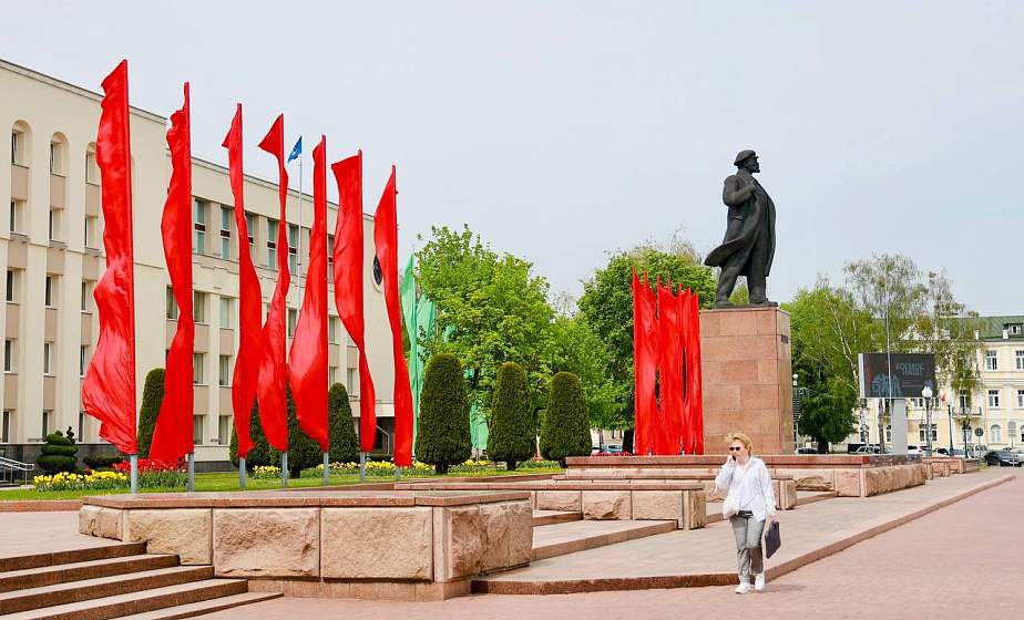  Гродно украшают к 1 Мая