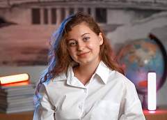 "Главное – делать то, что любишь". Дважды стобалльница Анна Мартиновская рассказала, как смогла сдать ЦЭ на максимальную отметку 