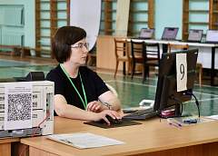 Помощник Президента – инспектор по Гродненской области Константин Бурак посетил Гродненский медицинский университет, где сегодня завершается прием документов на бюджет 