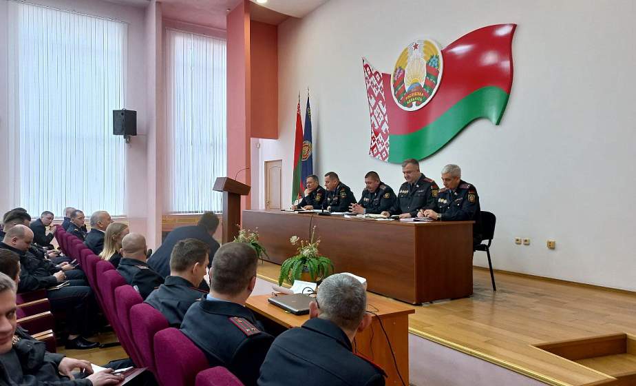 Сотрудники УВД Октябрьского района встретились с представителями БРСМ Сотрудники УВД Октябрьского района встретились с представителями БРСМ