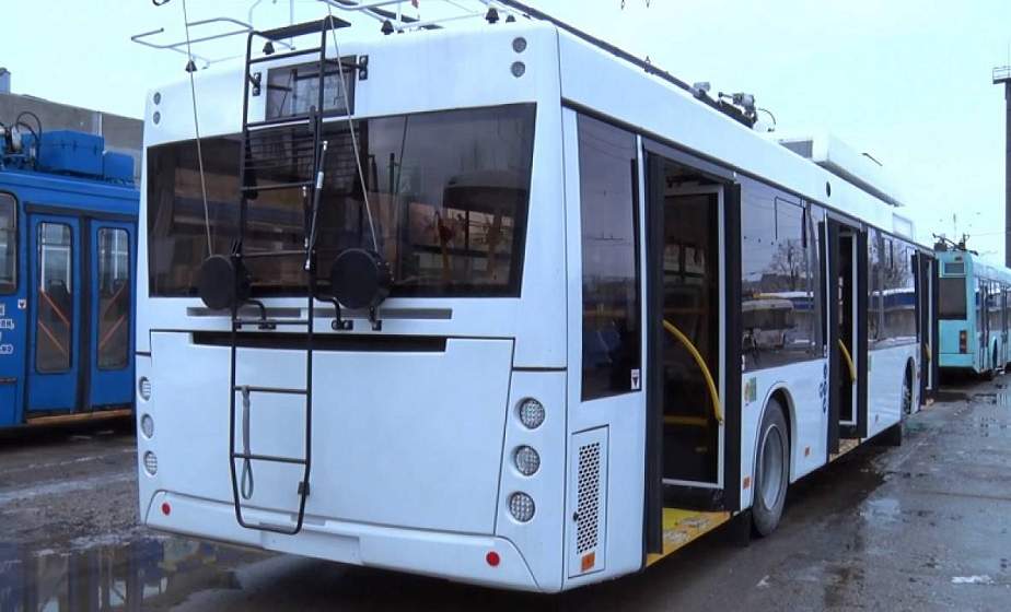В Гродно пьяный мужчина избил двух женщин в троллейбусе