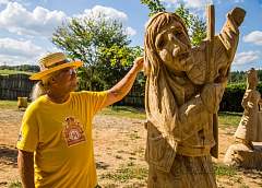Seven national dances and Orpheus in a tree from Vladimir Panteleyev. The retreat of carvers has come to the end (+ video)