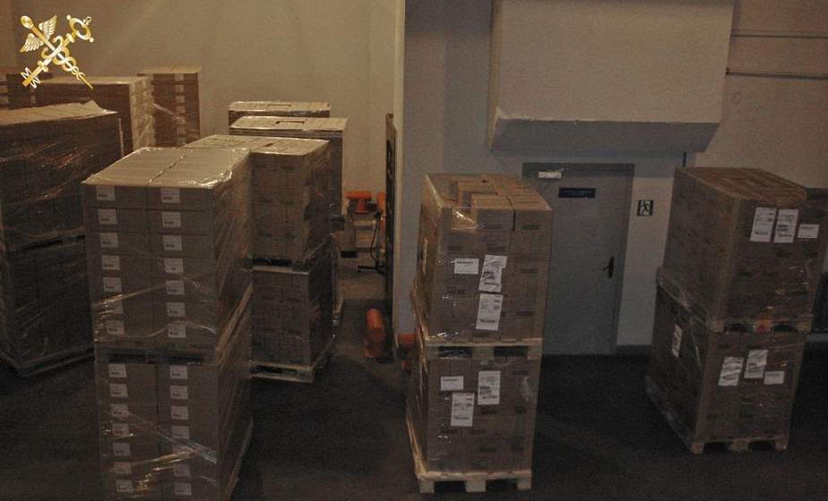 В «Брузгах» задержали перевозчика с нелегальным контрафактом на 143 тысячи рублей В «Брузгах» задержали перевозчика с нелегальным контрафактом на 143 тысячи рублей