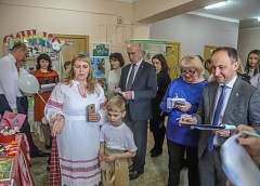 «Большая семья - не всегда легко, но всегда весело». В Гродно прошел районный этап республиканского конкурса «Семья года»