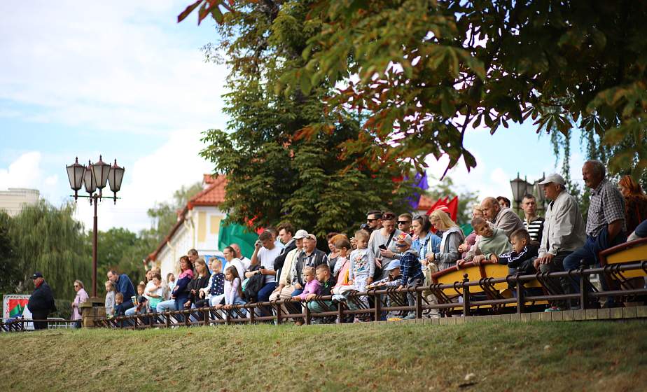 ФОТОФАКТ: Яркие локации и новые традиции. День города празднуют в Гродно
