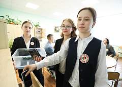 С 1 сентября школы Беларуси станут зоной, свободной от гаджетов