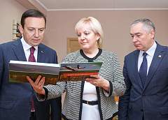 Министр информации Владимир Перцов посетил редакцию газеты «Гродзенская праўда»