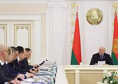 Грядущие выборы, антикоррупционная разминка, громкие назначения и ничего личного. Все итоги недели Президента