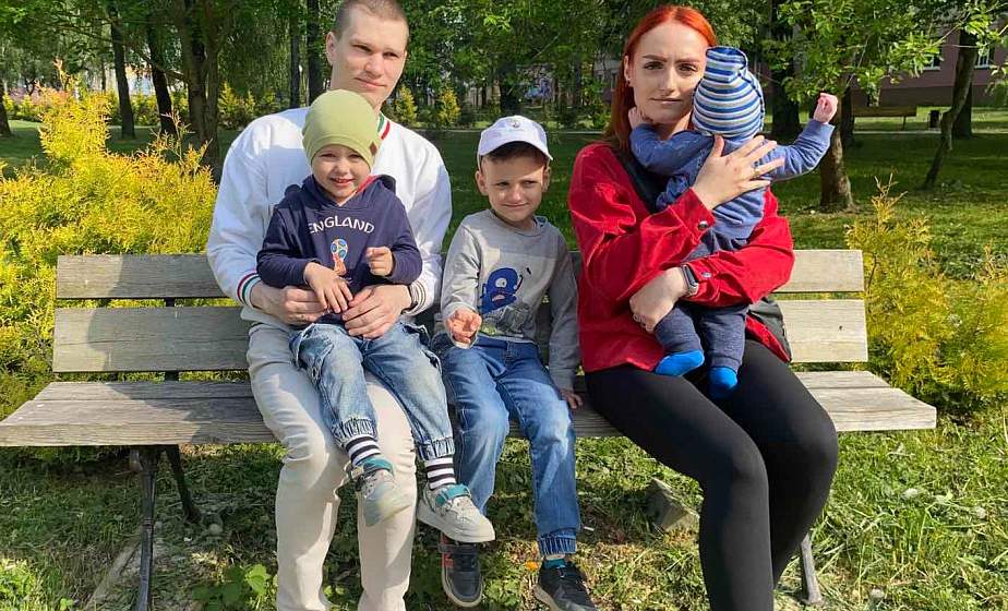 «У нас дома всегда Мир, как и в нашей любимой Беларуси». Необычным и символичным именем Мир назвала своего сына супружеская пара из Сморгони «У нас дома всегда Мир, как и в нашей любимой Беларуси». Необычным и символичным именем Мир назвала своего сына супружеская пара из Сморгони