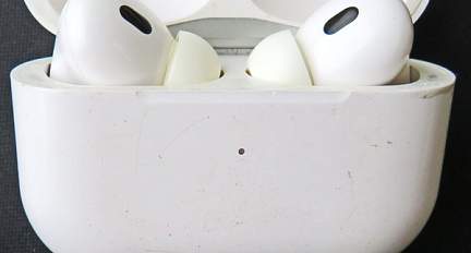 Житель Новогрудка приобрел дорогостоящие наушники известного бренда, но они оказались подделкой