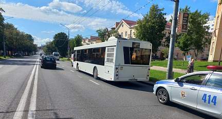 Следователи устанавливают очевидцев ДТП, в котором пострадала пенсионерка