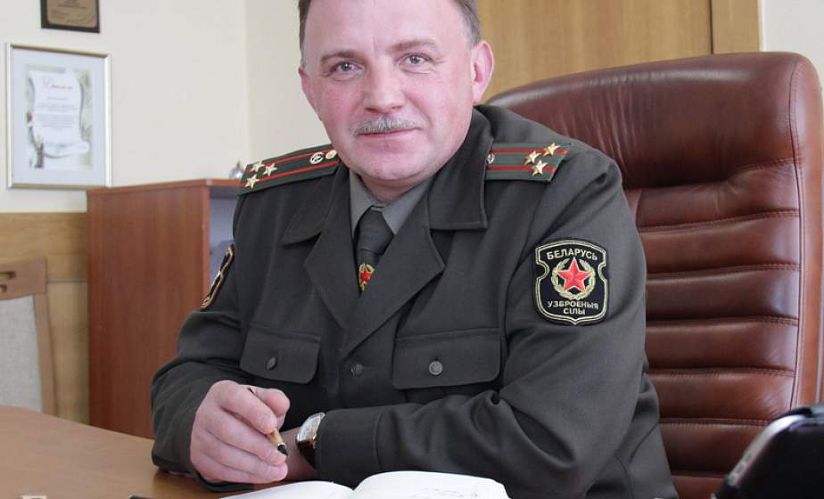 Военный комиссар Гродненской области полковник Александр Мантур ответил на вопросы читателей "ГП" Военный комиссар Гродненской области полковник Александр Мантур ответил на вопросы читателей "ГП"