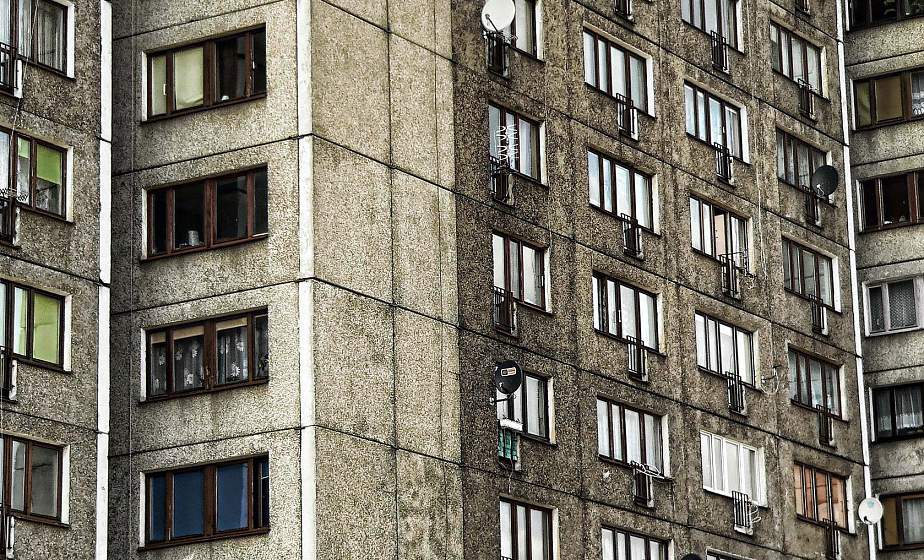 Чтобы примирить ссорящихся родителей, 9-летняя гродненка выпрыгнула с пятого этажа Чтобы примирить ссорящихся родителей, 9-летняя гродненка выпрыгнула с пятого этажа