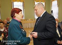 Гродненским ветеранам вручили юбилейные медали «70 лет Победы»