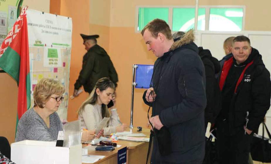 Дзятлаўчане ўдзельнічаюць у планавых вайсковых зборах Дзятлаўчане ўдзельнічаюць у планавых вайсковых зборах