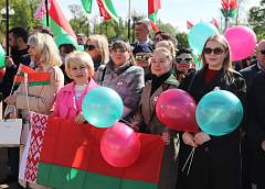 Коллектив «Гродзенскай праўды» принял участие в торжественном митинге по случаю Дня Государственного флага, Государственного герба и Государственного гимна Республики Беларусь