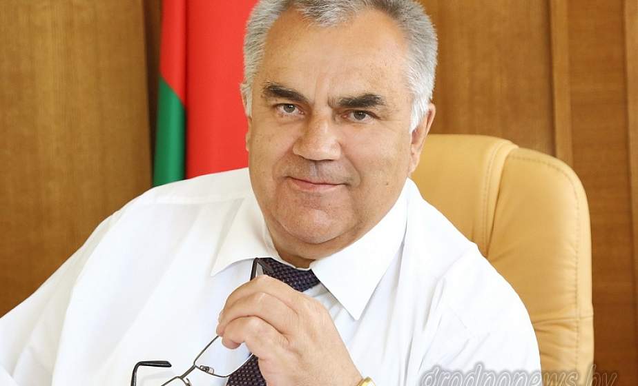 Субботнюю прямую телефонную линию с жителями Гродненщины провел заместитель председателя облисполкома Владимир Дешко