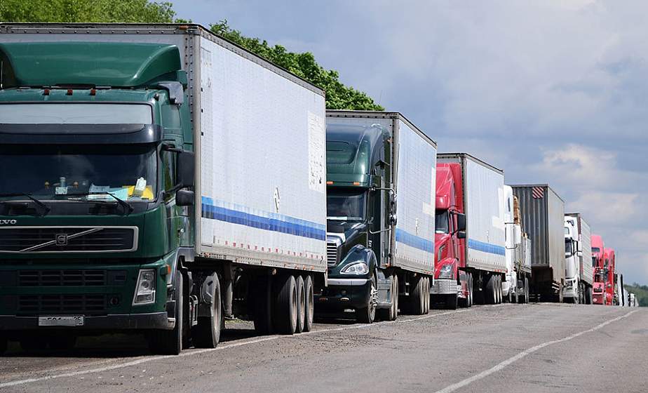 Более 5,5 тыс. авто и 35 автобусов находятся в очереди для выезда в ЕС