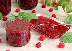 Raspberry, strawberry and currant jam. 6 best jam recipes