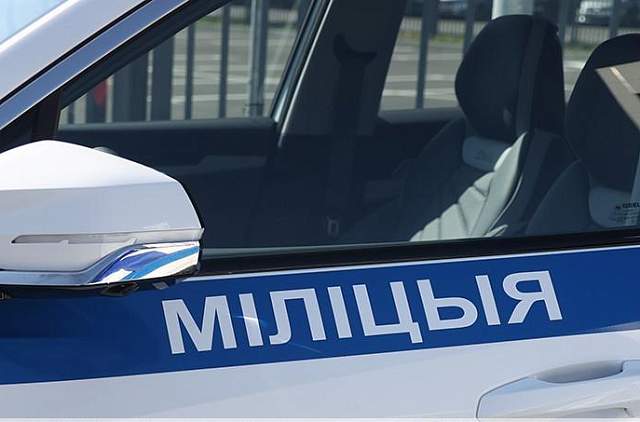 В Слониме сотрудники ГАИ помогли срочно доставить девочку с травмой в больницу