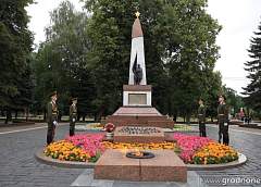 В День всенародной памяти жертв Великой Отечественной войны и геноцида белорусского народа в Гродно прошел митинг-реквием